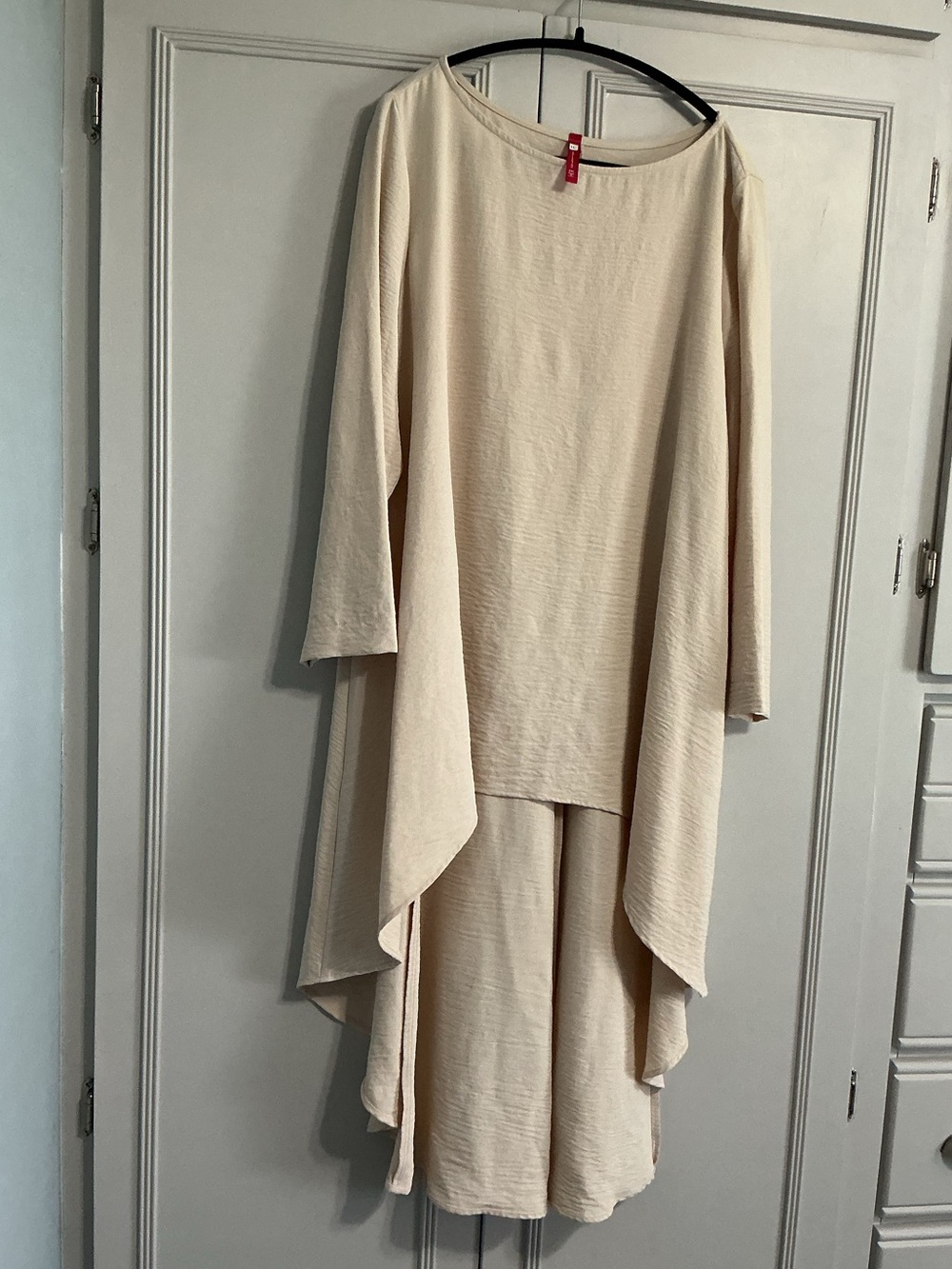 IC COLLECTION Boat Neck Hi Low Top in Oatmeal XXL